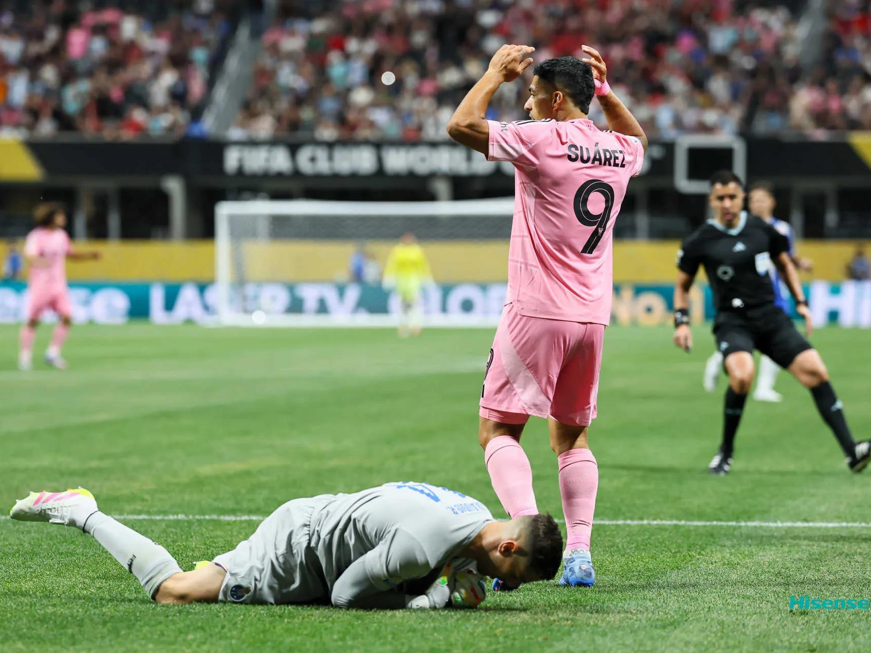 包含内马尔在TL比赛中刷新纪录梅西连续二十场比赛得分超过大胜之后，上海申花今晚官宣签约的词条