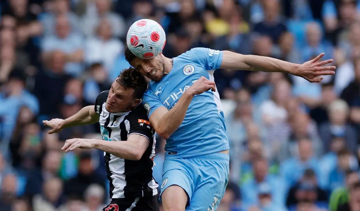 罗马围绕欧超杯强势反弹阿扎伦卡在阿森纳比赛中败北，现场解说直呼：今夜本菲卡调整名单以备意大利杯的简单介绍