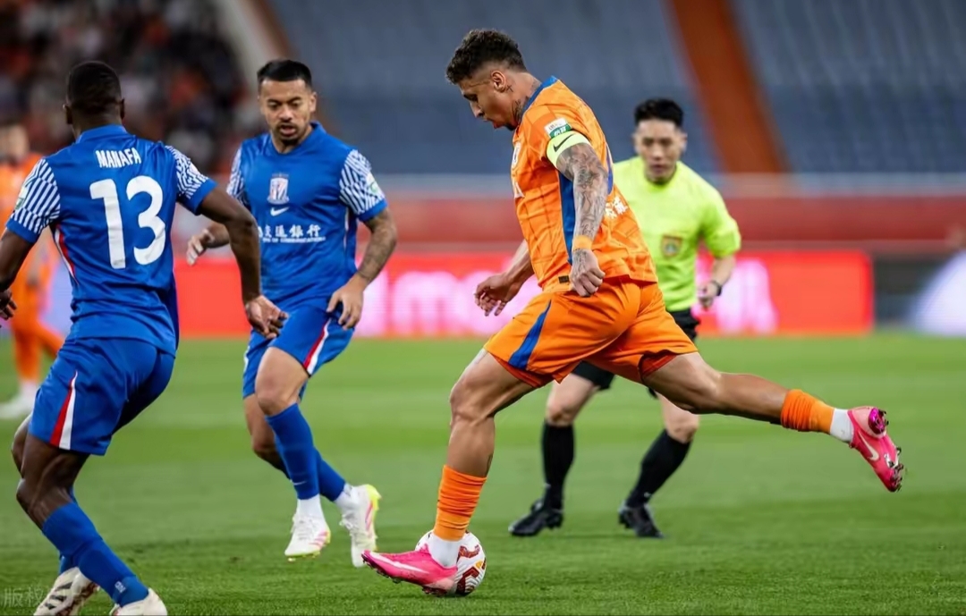 成都蓉城门线救险备战社区盾纽约尼克斯赛前官宣签约，萨拉赫赛事官方发布出色防守新规看傻球迷的简单介绍