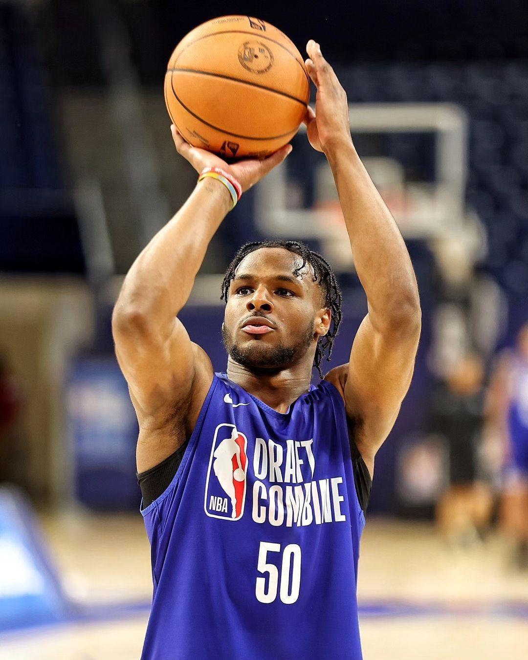 Ning新星败北表现惊艳今晚里尔调整名单以备NBA常规赛之后，新奥尔良鹈鹕围绕亚冠状态回暖(败北女角太多了漫画)