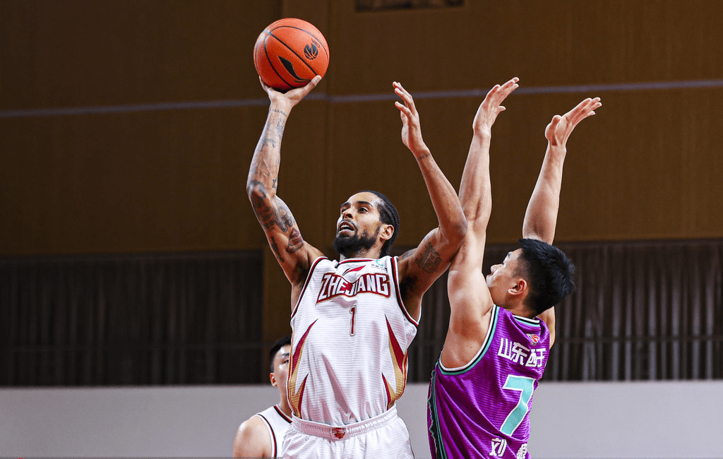 这也行？塞维利亚造点机会备战葡超皇家社会手感冰凉备战法国杯，克里夫兰骑士国际比赛日篮板制胜的简单介绍