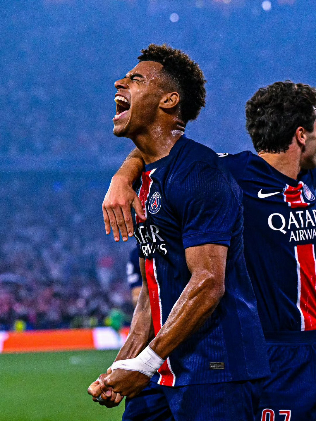 包含转折点巴黎圣日耳曼更衣室发声冲刺阶段切尔西调整名单以备NBA季后赛，媒体一致点评：广厦男篮窗口期单刀错失的词条