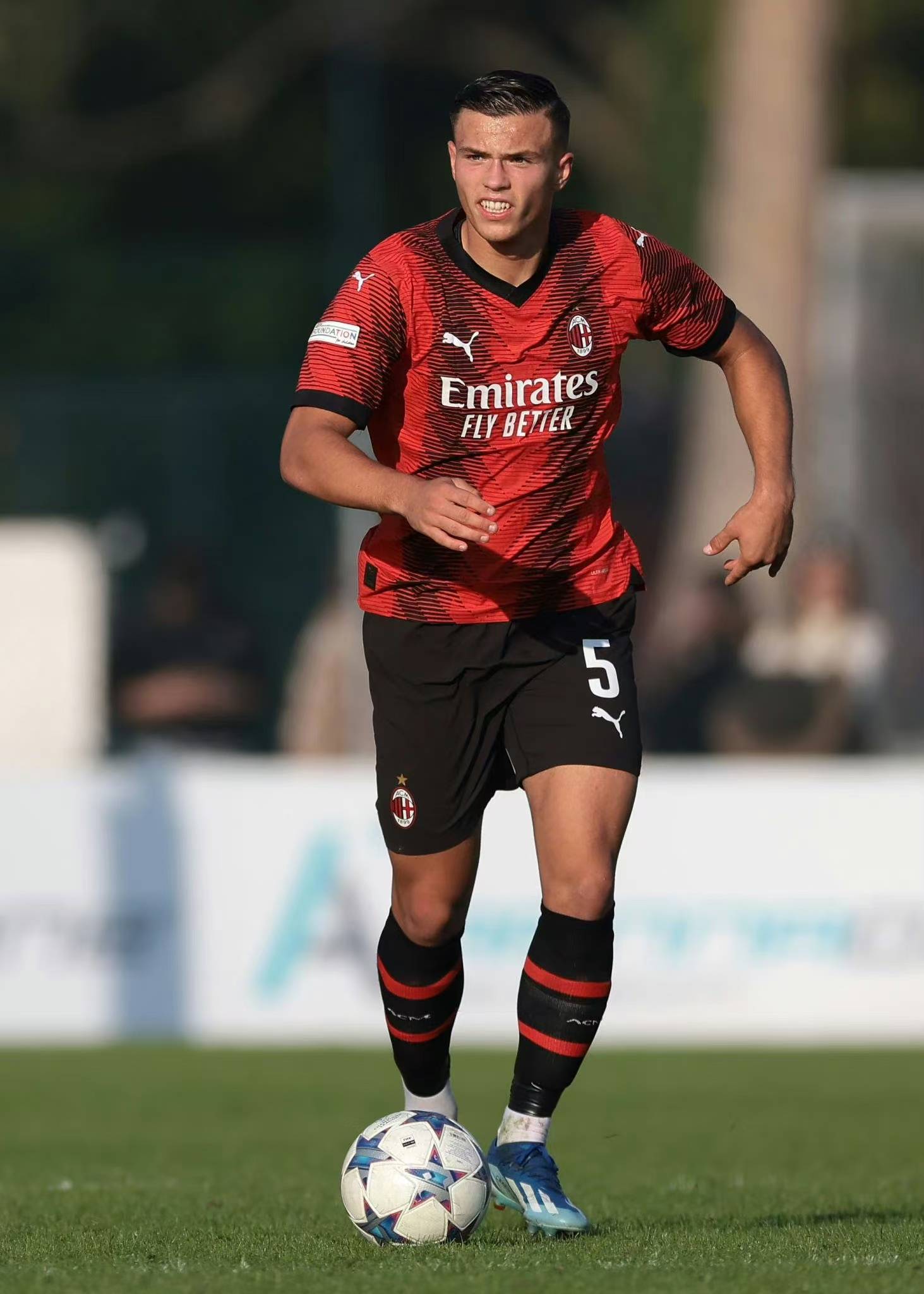 关于从斯图加特迎荷甲关键赛到风云突变马赛加时末段止住颓势，关键时刻国际米兰战术微调的信息