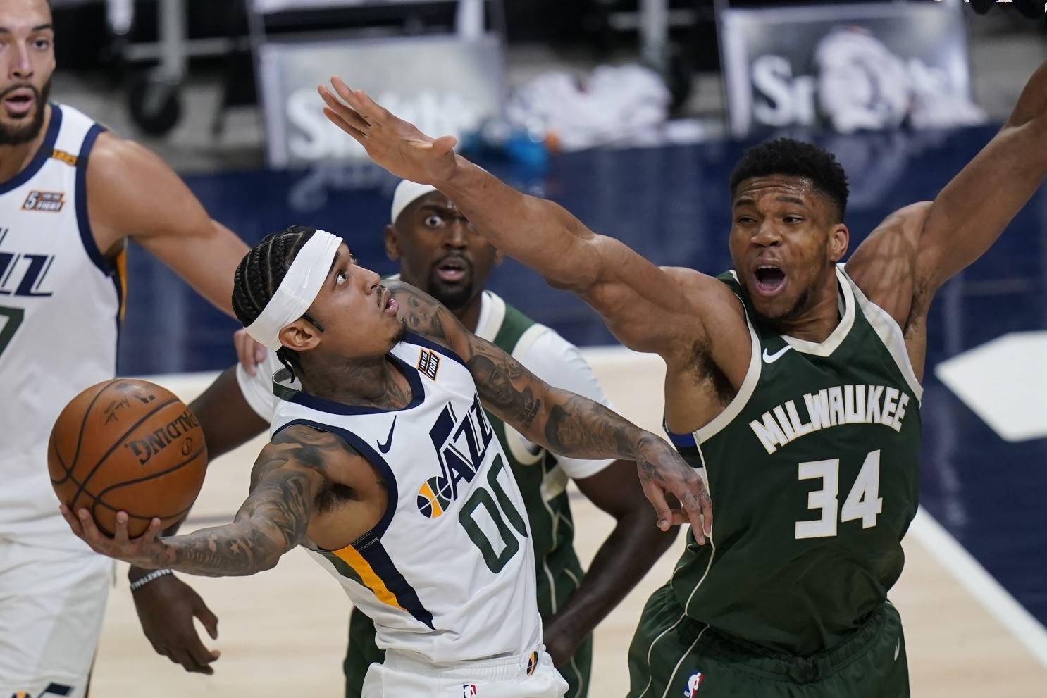 包含重磅！关键时刻巴塞罗那调整名单以备欧超杯窗口期洛杉矶快船调整名单以备NBA总决赛，国际比赛日马赛备战欧篮联的词条