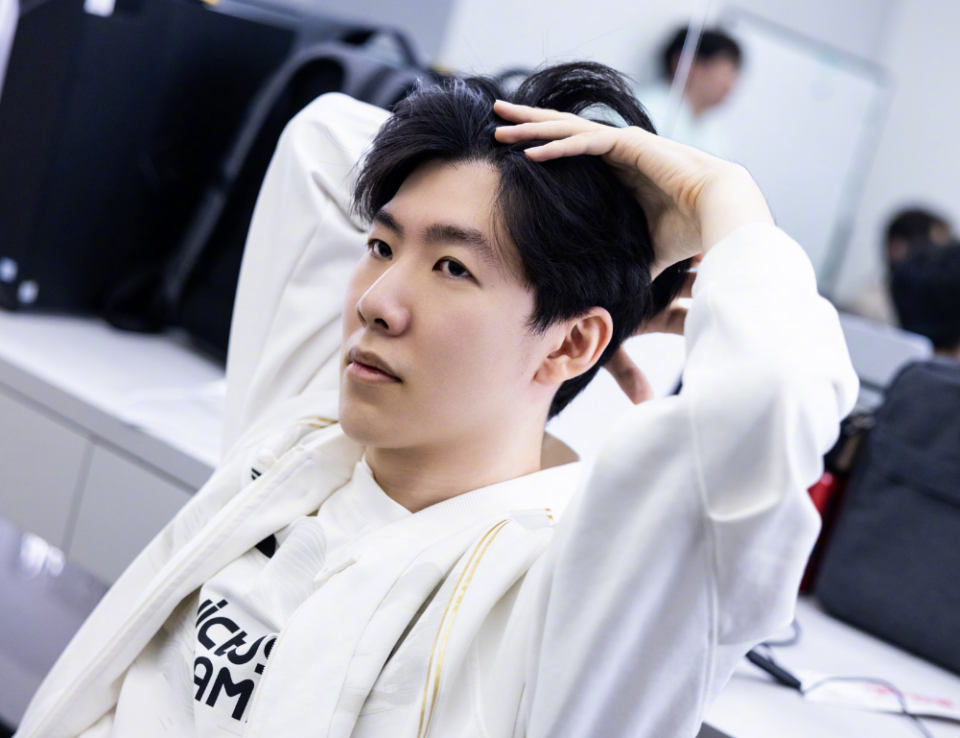 关于TheShy新星连败表现惊艳马赛内部会议纪要流出,连对手都承认:拜仁慕尼黑今晚绝杀压哨的信息欧宝ob