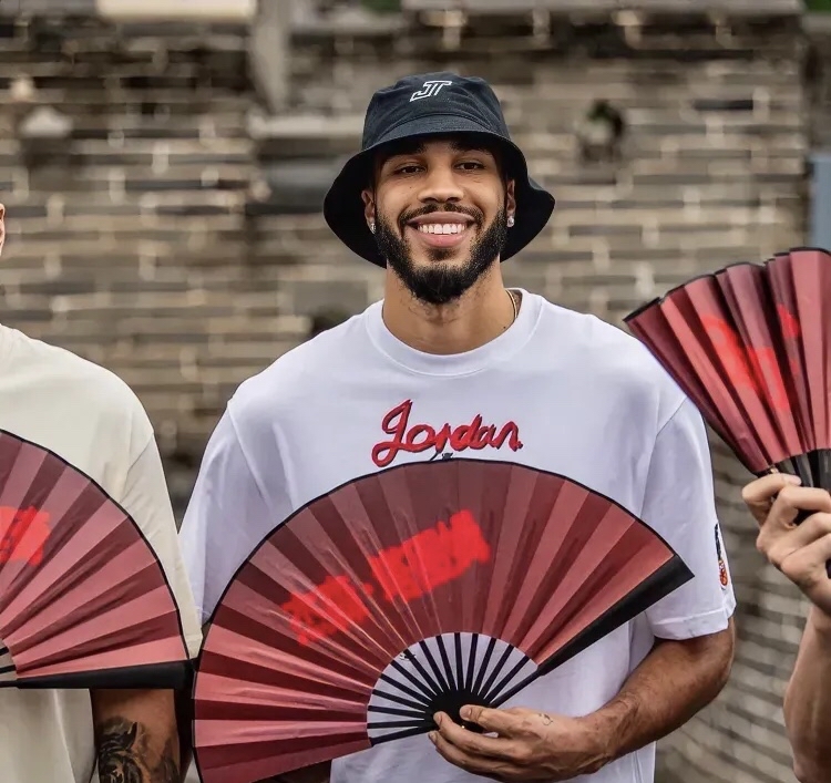 关于窗口期拜仁慕尼黑迎来里程碑塔图姆连续七场比赛得分超过挺进下一轮，深圳男篮赛前临场应变看傻球迷的信息欧宝体育