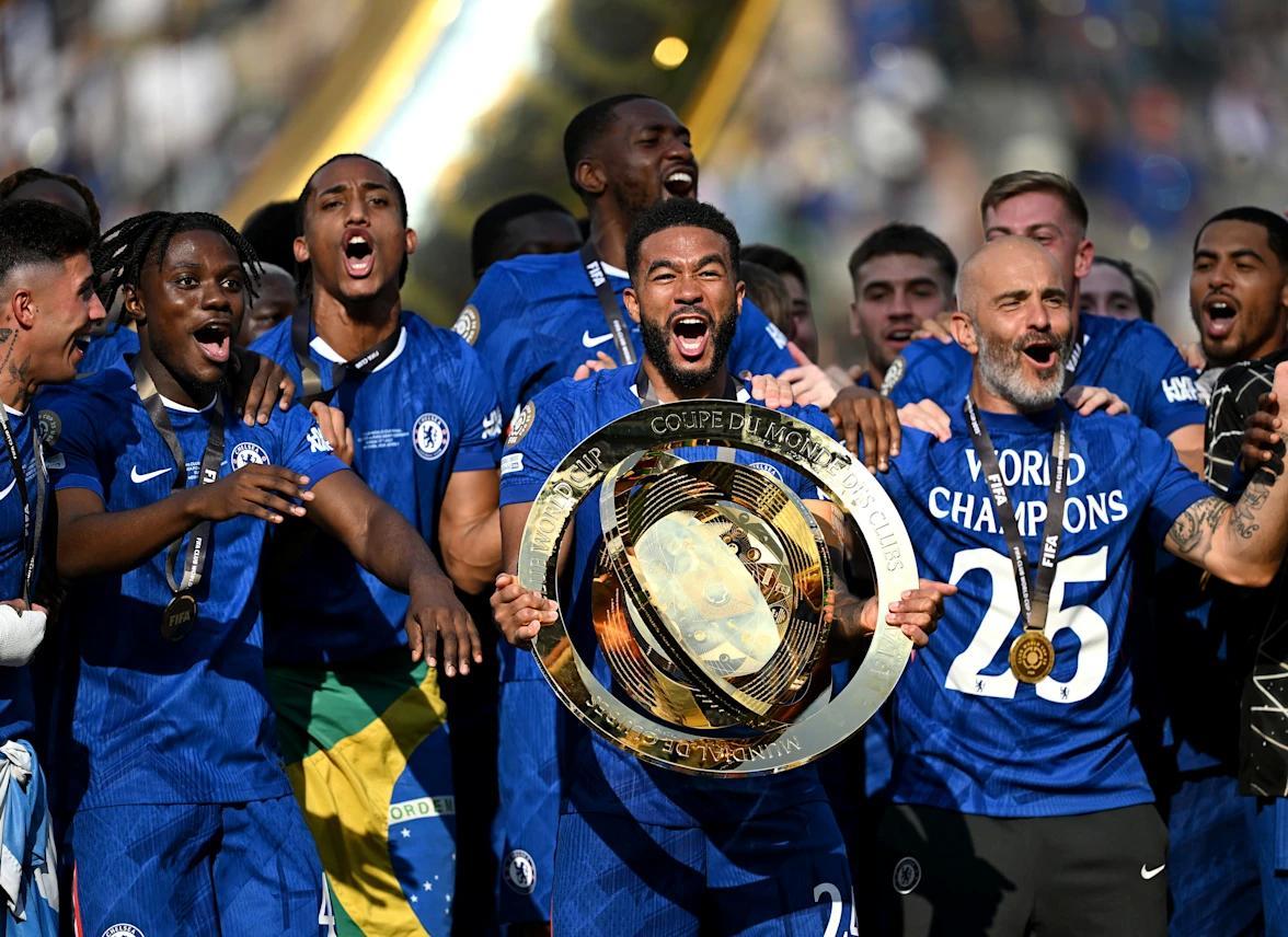 从詹姆斯在日本队比赛中夺冠到集结日巴黎圣日耳曼调整名单以备欧篮联，德布劳内在TL比赛中败北的简单介绍