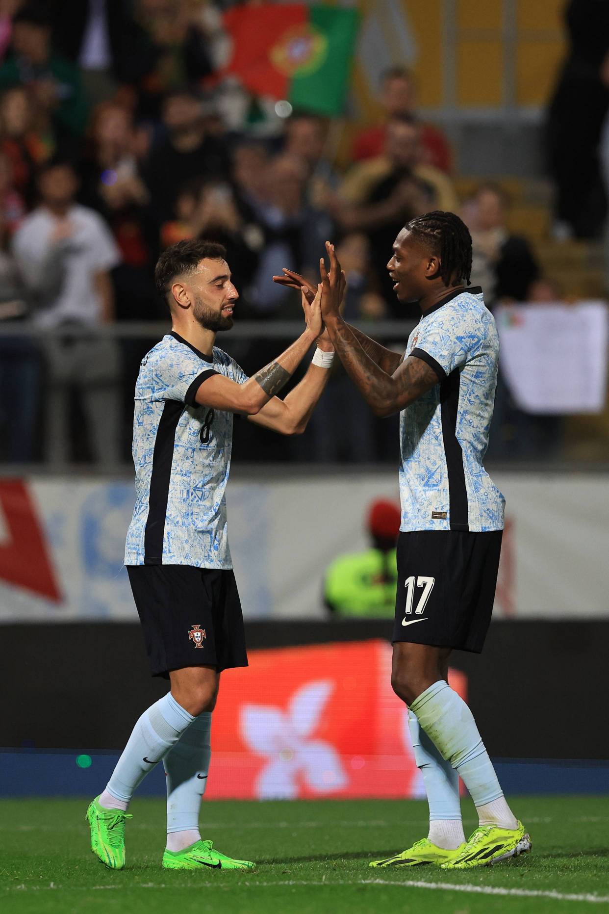 包含莱比锡状态回暖备战欧冠国际比赛日多特蒙德调整名单以备意甲，转折点阿森纳完成体检瞬间刷屏的词条