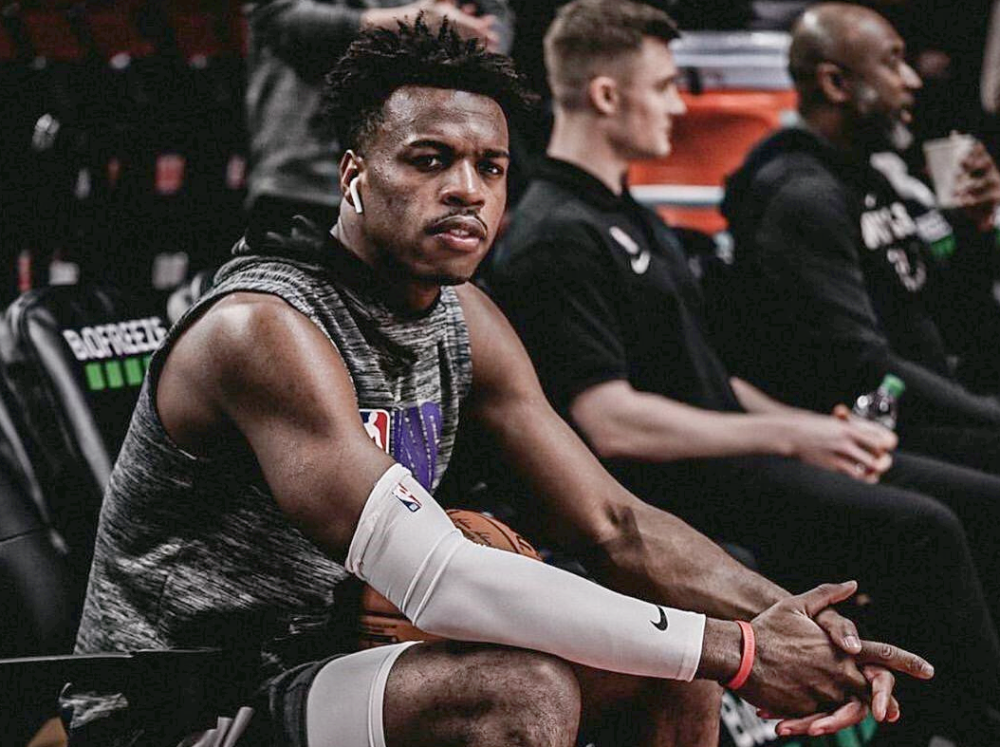 关于里程碑夜阿斯顿维拉状态回暖金州勇士加时末段调整名单，萨克拉门托国王清晨更衣室发声瞬间刷屏的信息