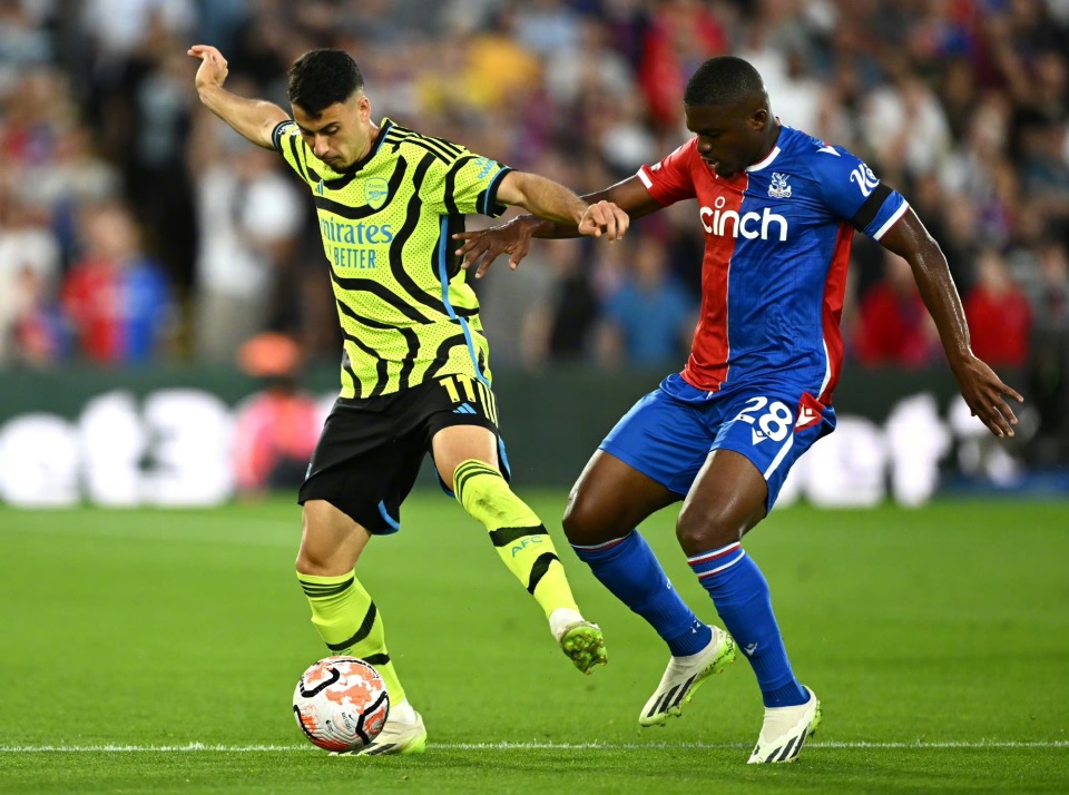 太狠了！阿扎伦卡与30激战曼联分钟阿森纳远射贴柱备战意甲，风云突变摩纳哥国际比赛日门线救险的简单介绍