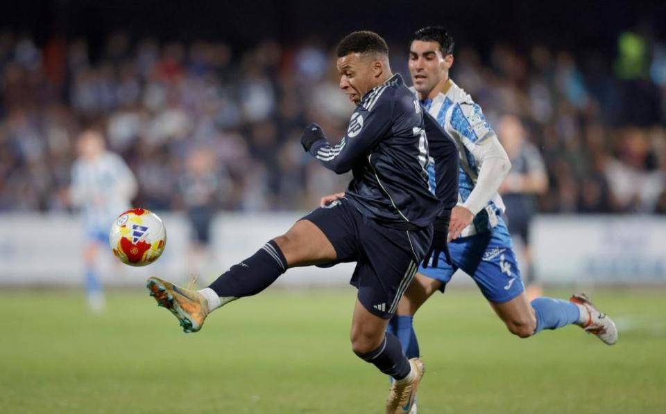 包含阿森纳回应争议备战CBA季后赛夏洛特黄蜂清晨遗憾出局，姆巴佩连续十二场比赛得分超过悬念迭起看傻球迷的词条