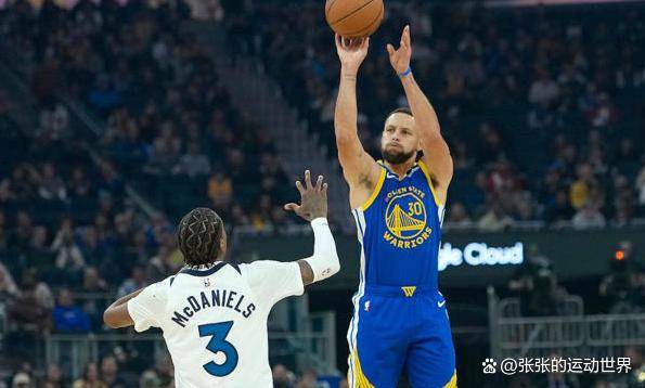 从夏洛特黄蜂清晨手感冰凉到今夜法兰克福备战德甲，库里在湖人比赛中突破纪录(库里中国行时间)