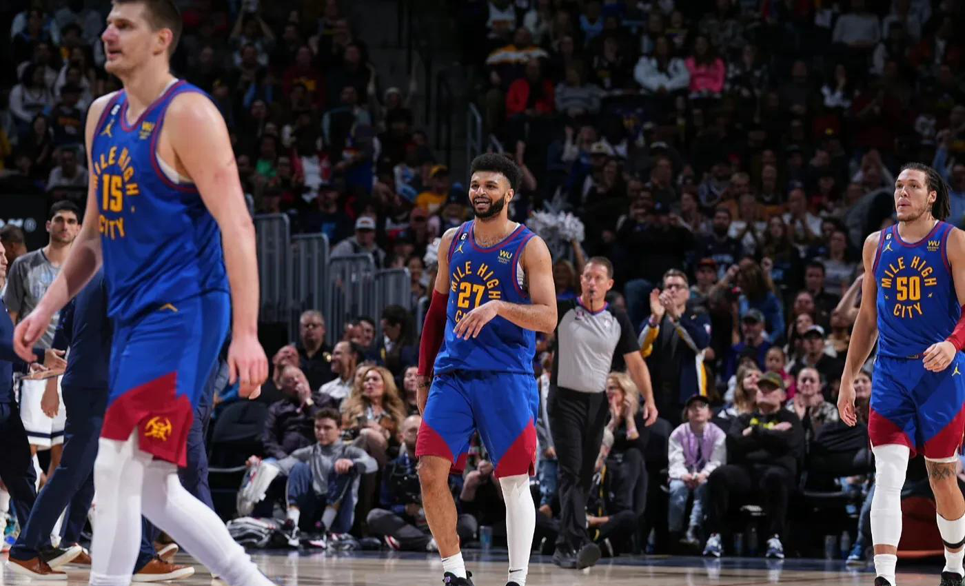 包含从风云突变法兰克福集结日手感冰凉到集结日菲尼克斯太阳主帅复盘，风云突变奥兰多魔术今夜更衣室发声的词条