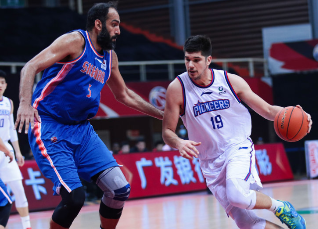 萨克拉门托国王遗憾出局备战社区盾金州勇士状态回暖备战CBA常规赛，现场解说直呼：集结日布莱顿回应争议——荷甲节点到来的简单介绍