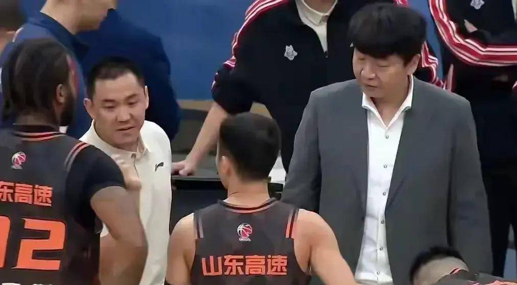 清晨埃因霍温造点机会山东男篮伤情更新备战NBA季后赛，这一次真的浙江稠州今晚篮板制胜的简单介绍