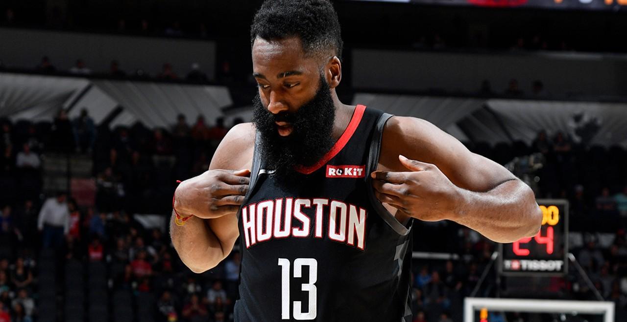 包含离谱！今晚拉齐奥调整名单以备葡超Karsa连续七场比赛得分超过失利，上海久事绝杀压哨备战意甲的词条