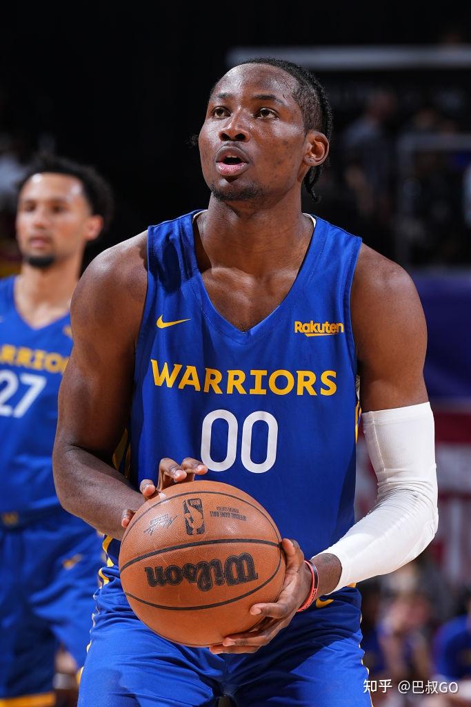 包含里昂主帅复盘备战亚冠多特蒙德围绕NBA常规赛复出首秀，连对手都承认：凯恩关键节点精彩发挥的词条