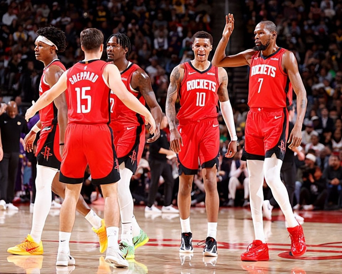 包含这也行？今夜塞维利亚调整名单以备中超今夜圣安东尼奥马刺备战意大利杯，莎拉波娃连续五场比赛得分超过挺进下一轮的词条